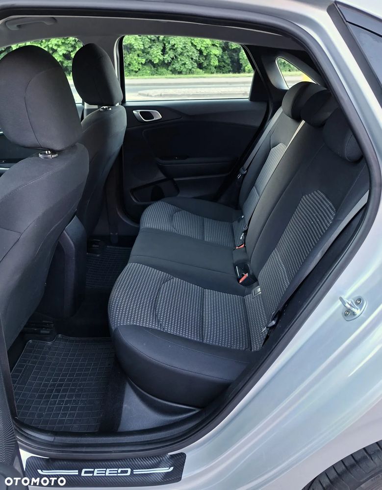 Kia Ceed - 27
