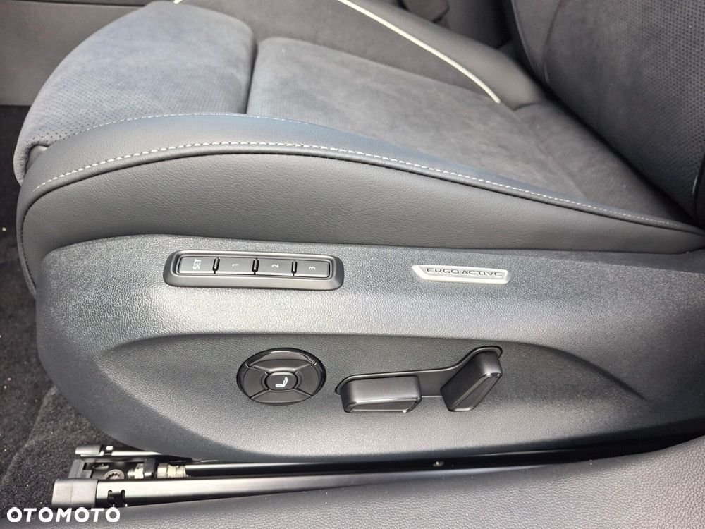 Volkswagen Passat - 12