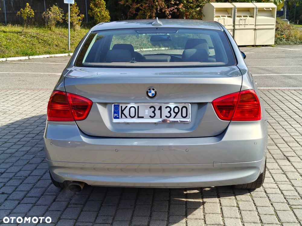 BMW Seria 3 320i - 9