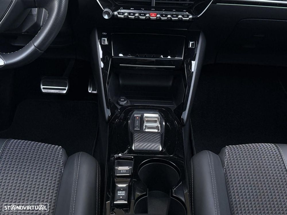 Peugeot e-208 GT - 40