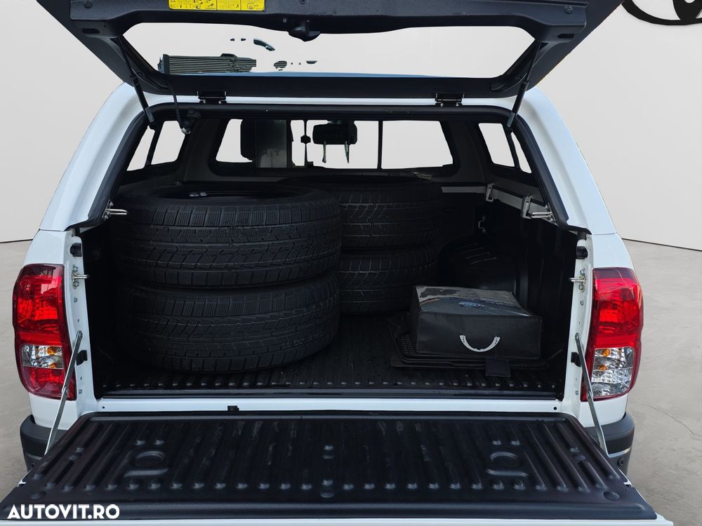 Toyota Hilux 2.8D 204CP 4x4 Double Cab MT Comfort - 24