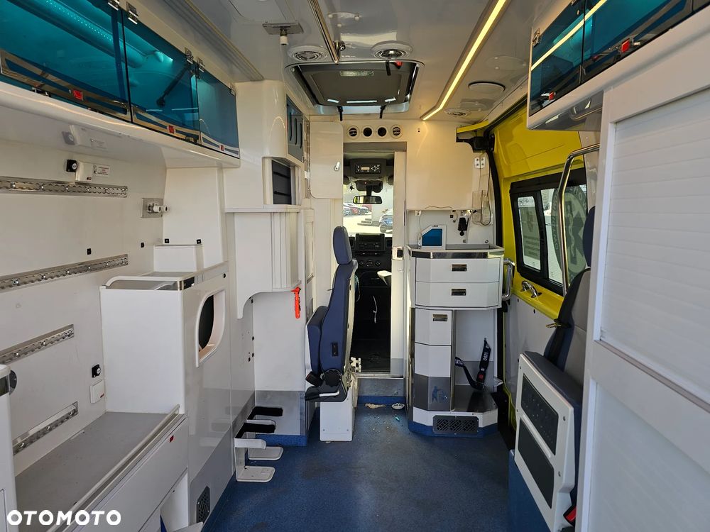 Renault MASTER Karetka Ambulans - 13
