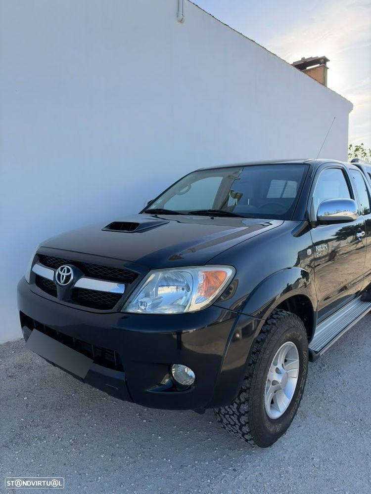 Toyota Hilux - 2