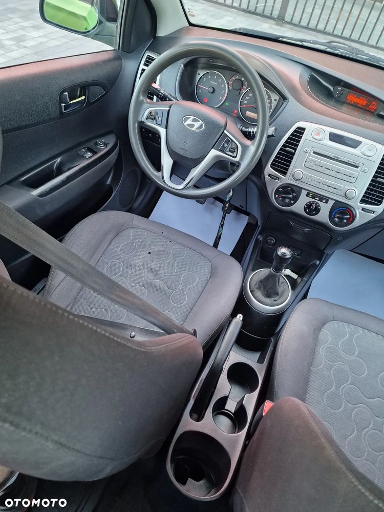Hyundai i20 - 20