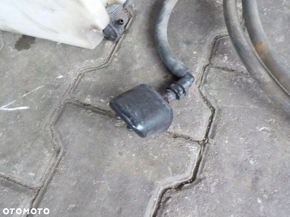 VW T5 ZBIORNICZEK SPRYSKIWACZY SZYB  REFLEKTORÓW LAMP POMPKA DYSZE - 4