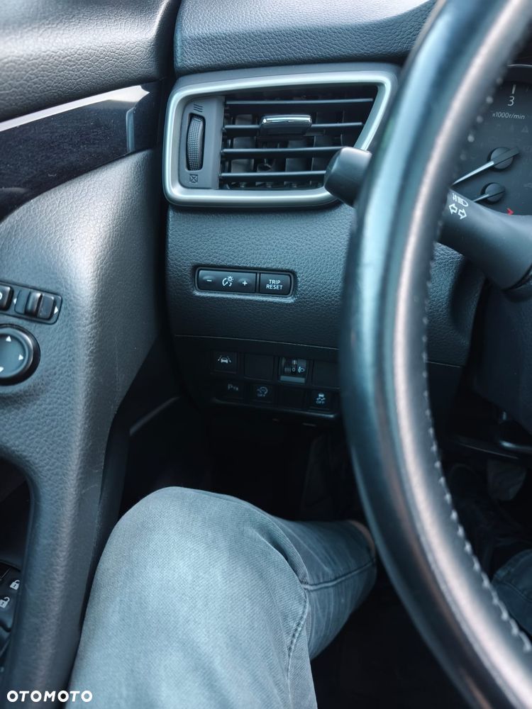 Nissan Qashqai 1.6 DCi N-Connecta EU6 - 32