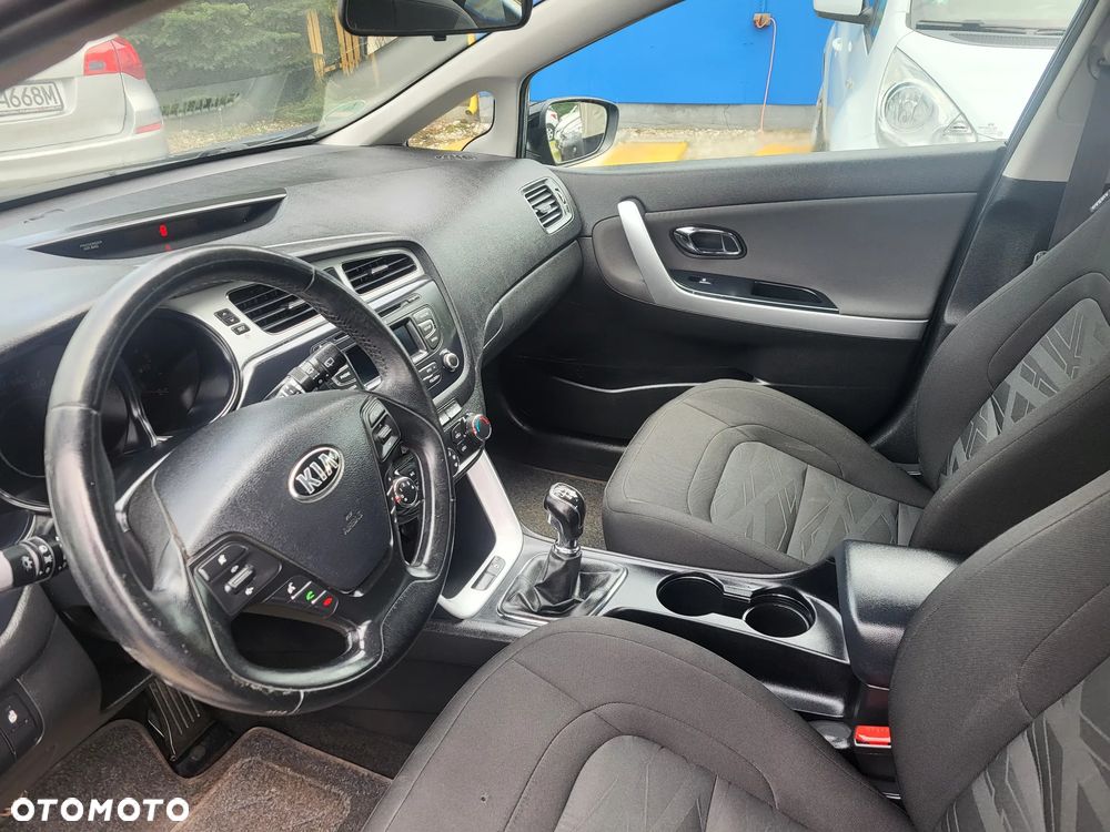Kia Ceed 1.4 CVVT Dream-Team Edition - 12