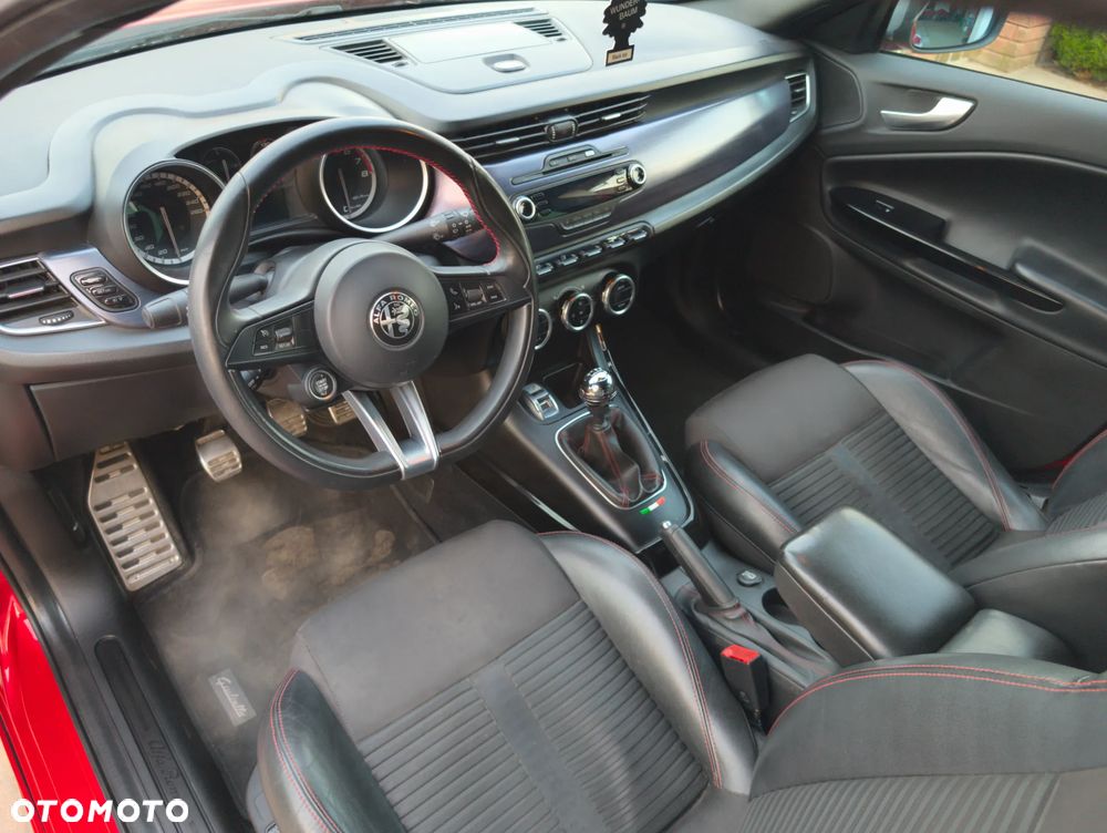 Alfa Romeo Giulietta 1.8 TBi 16V Quadrifoglio Verde - 9