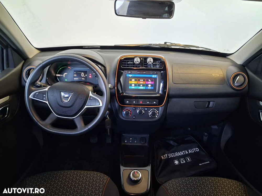 Dacia Spring Expression - 3
