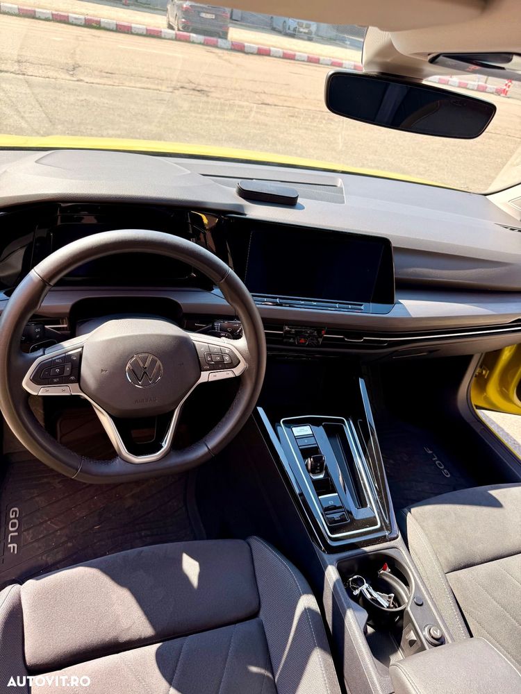 Volkswagen Golf 1.5 eTSI ACT DSG MHEV Style - 4