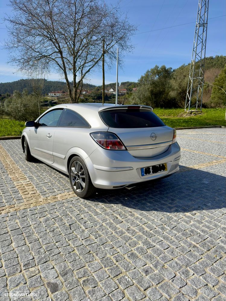 Opel Astra GTC 1.9 CDTI - 4