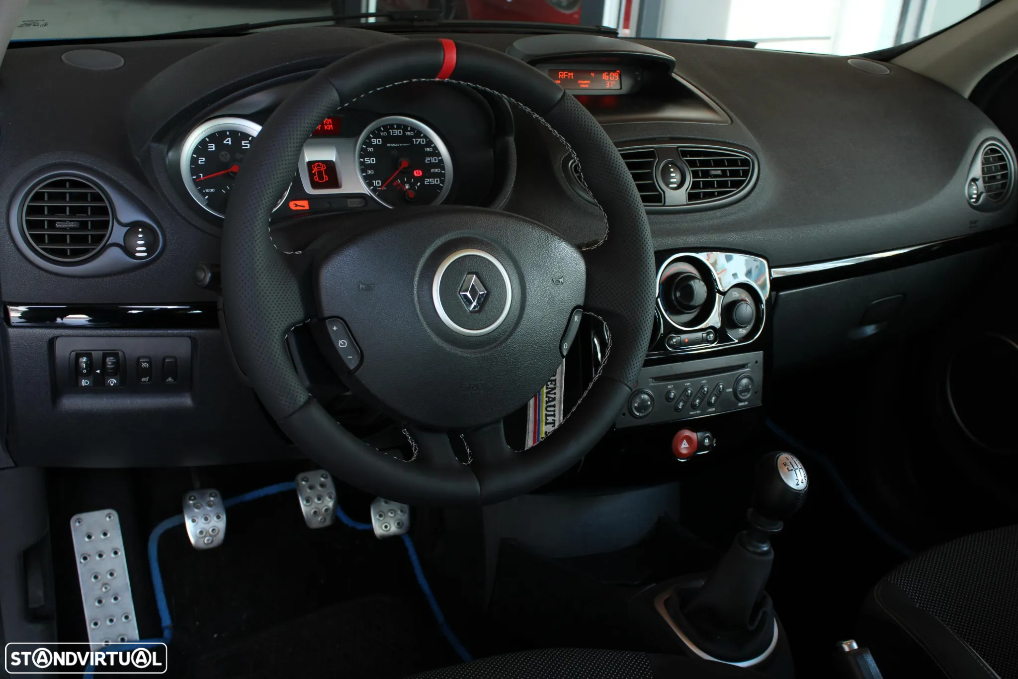 Renault Clio 2.0 16V RS - 5