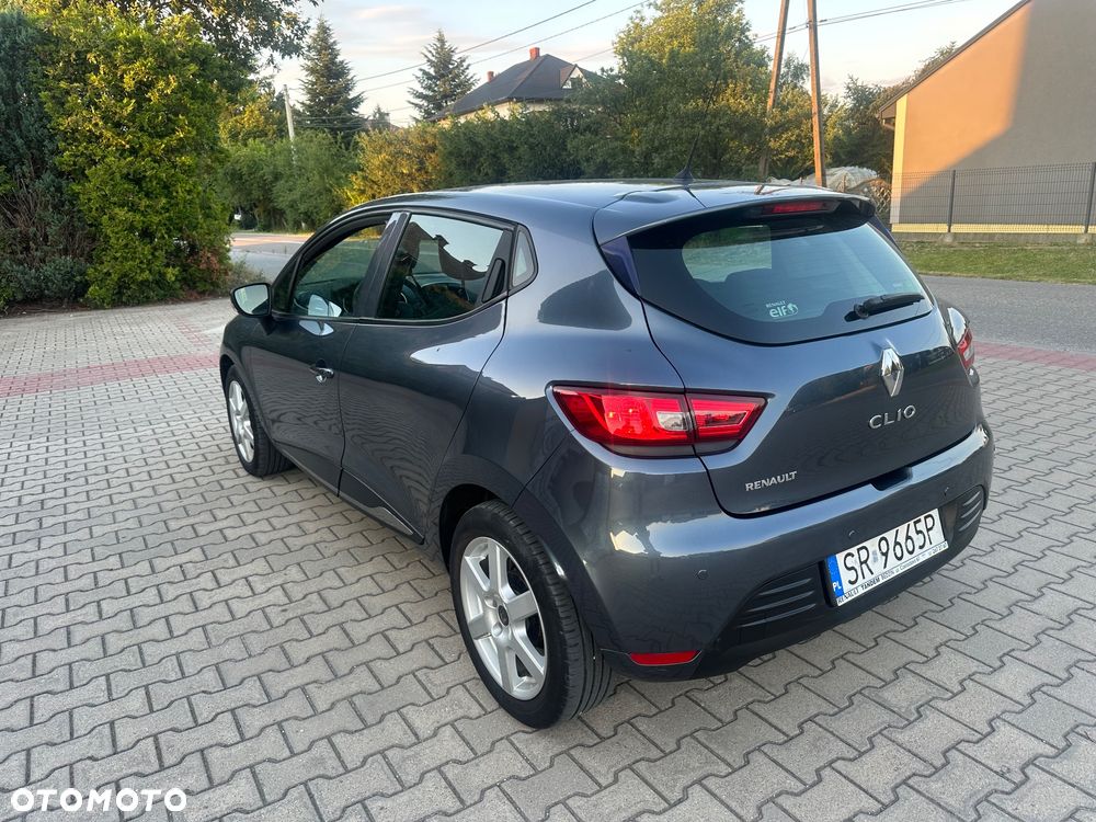 Renault Clio 1.2 16V Life - 9