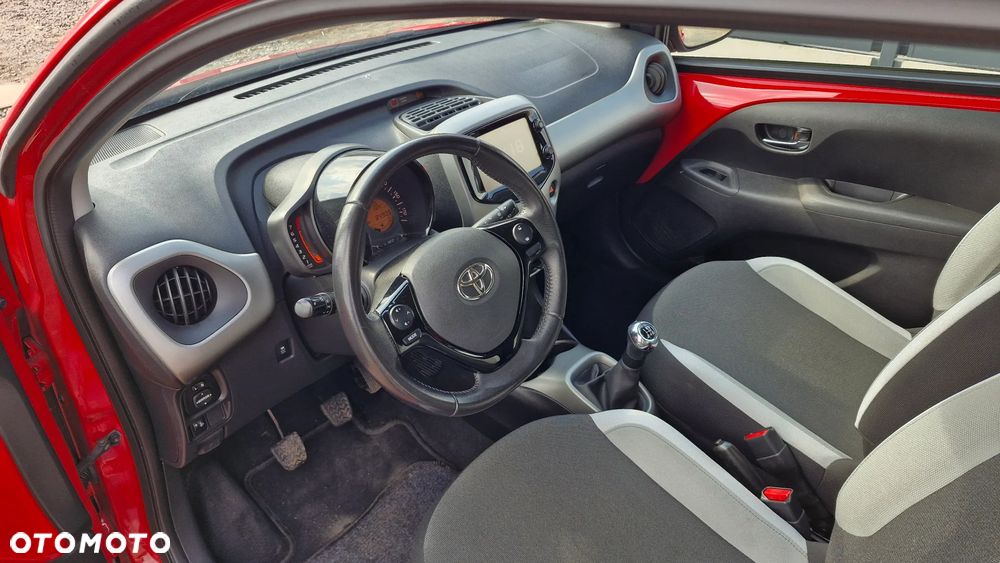 Toyota Aygo x-play - 6