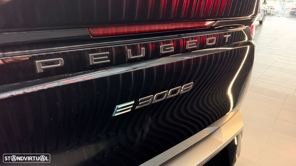 Peugeot E-3008 210 GT EXCLUSIVE - 10