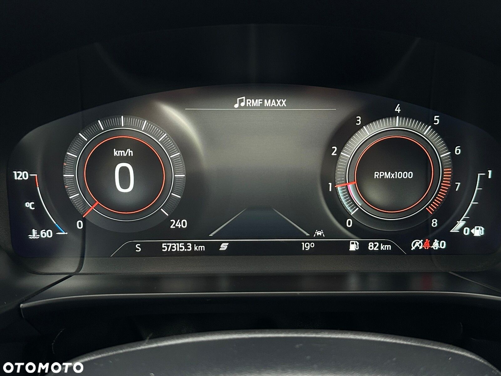 Ford Kuga - 34