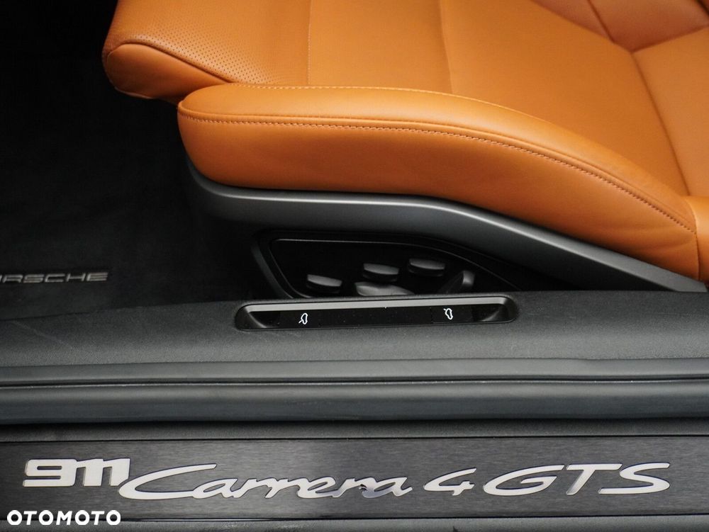 Porsche 911 - 23