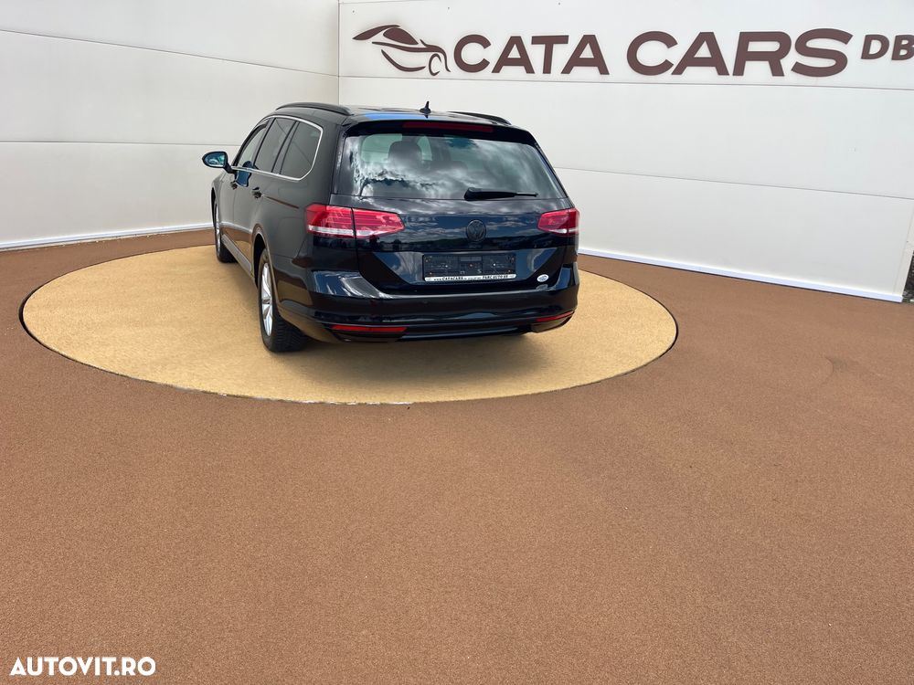 Volkswagen Passat 2.0 TDI (BlueMotion Technology) Comfortline - 12
