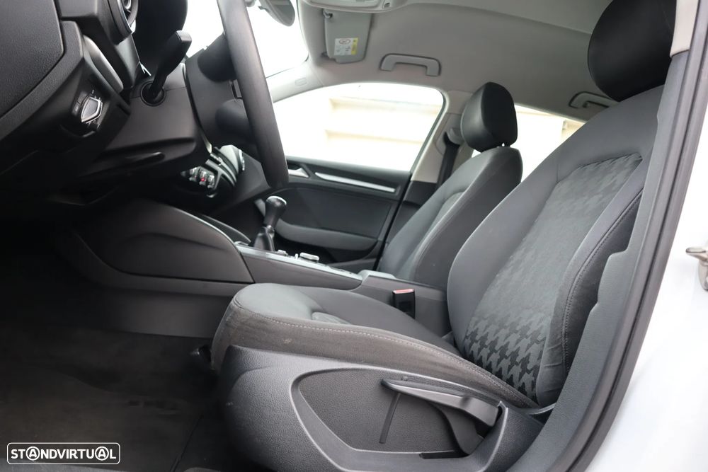 Audi A3 Sportback 1.6 TDI Advance - 12