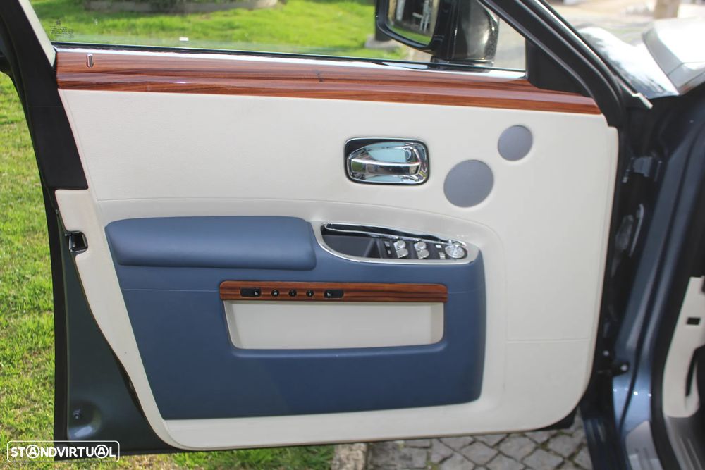Rolls Royce Ghost - 13