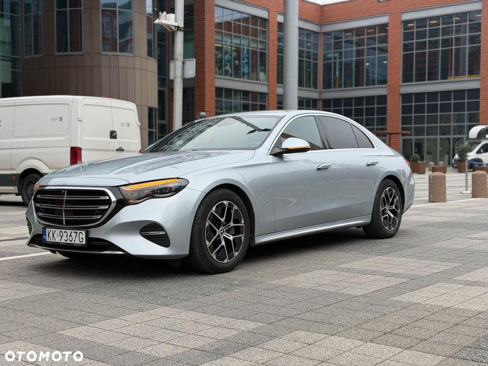 Mercedes-Benz E-Class 2024 photo 2