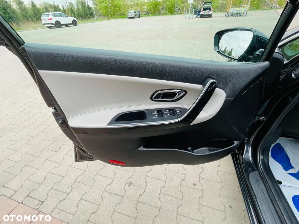 Kia Ceed 1.6 GDI Dream Team Edition - 16