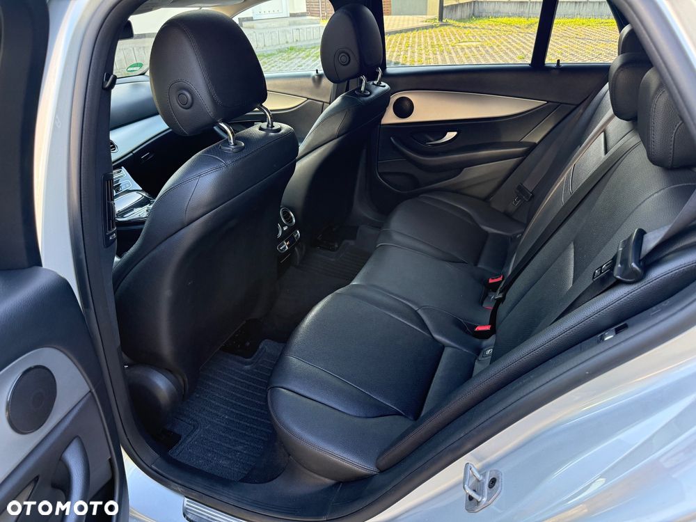 Mercedes-Benz Klasa E 300 d 9G-TRONIC Exclusive - 23