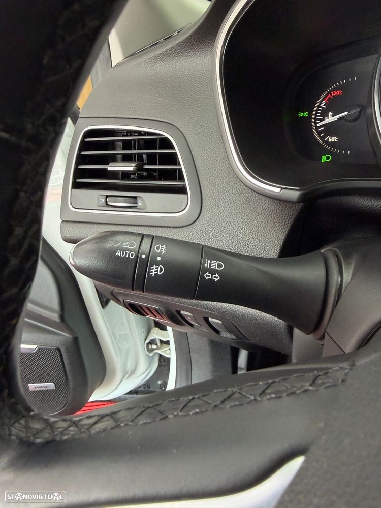Renault Mégane ENERGY TCe 130 BOSE EDITION - 12