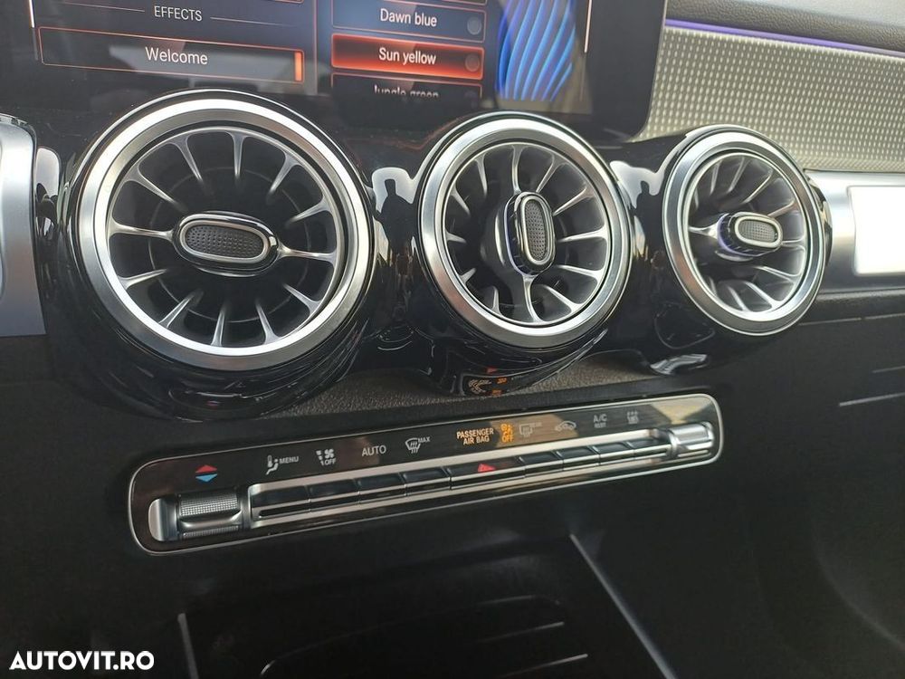 Mercedes-Benz GLB - 30