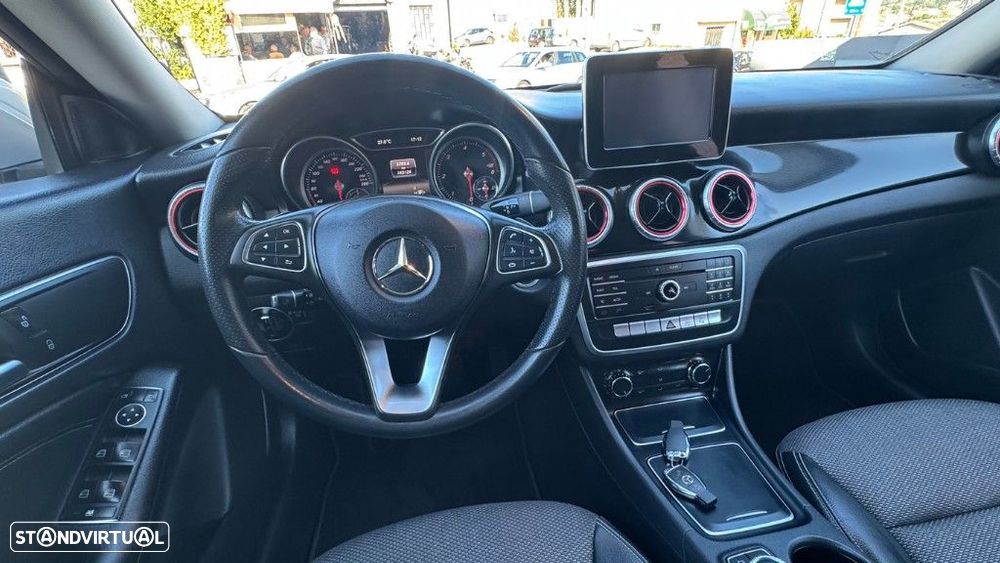 Mercedes-Benz CLA 180 d Shooting Brake Urban Aut. - 11