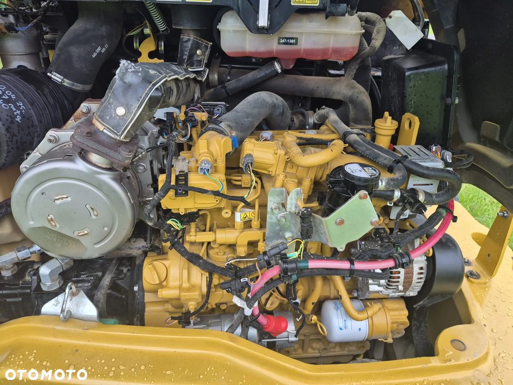 Caterpillar 907 - 12