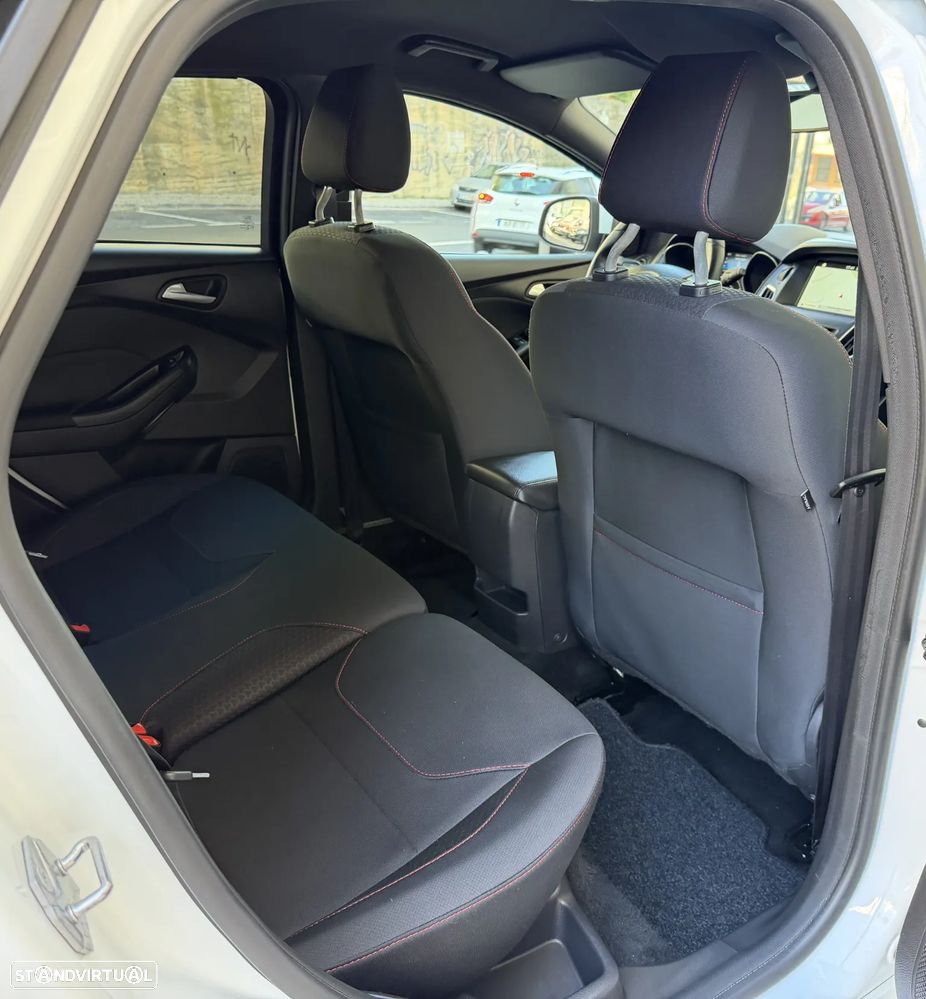 Ford Focus 1.5 TDCi ECOBlue ST-Line - 23