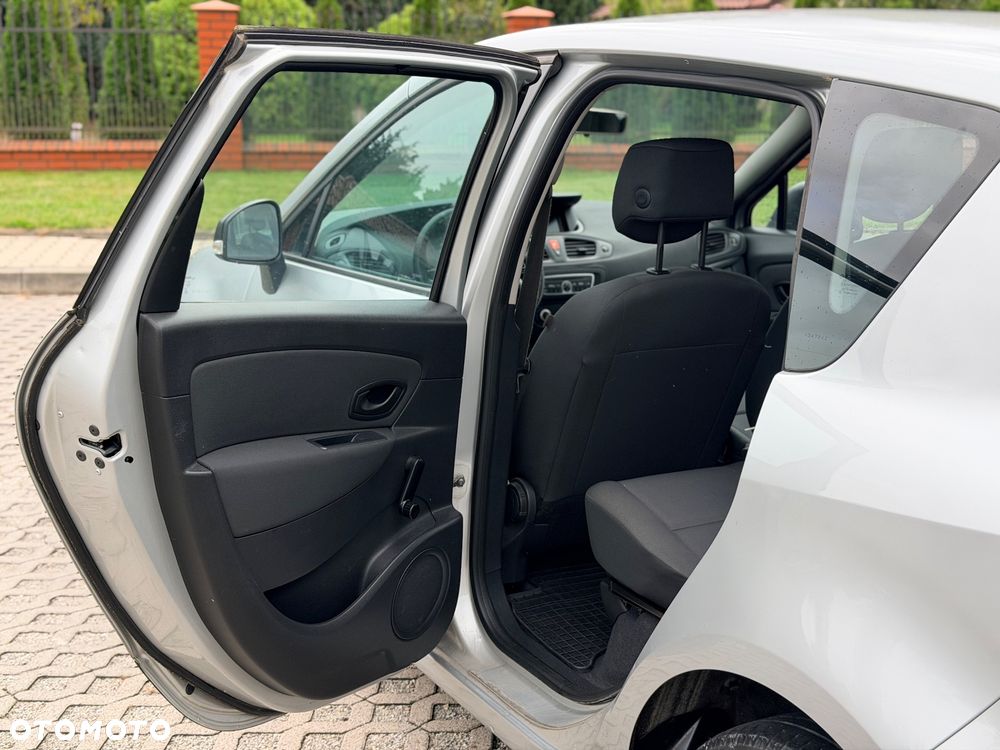 Renault Scenic 1.5 dCi FAP eco - 15