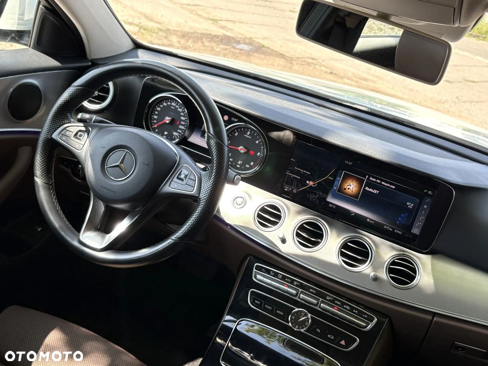 Mercedes-Benz Klasa E 220 d 9G-TRONIC - 15