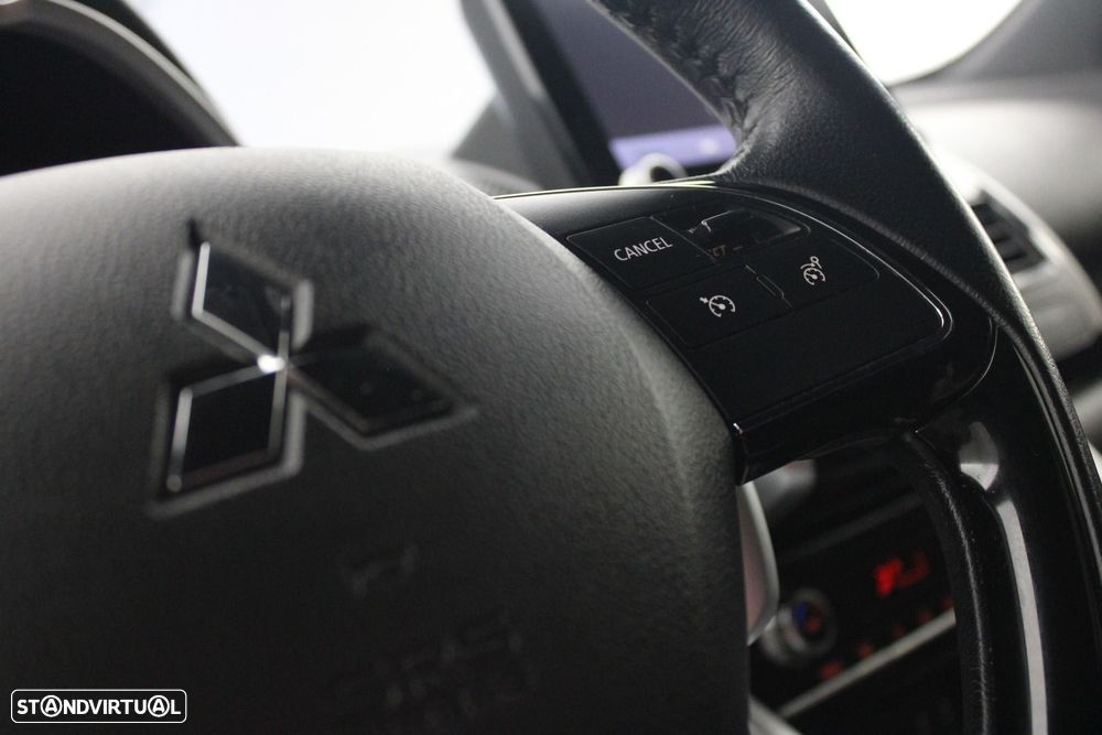 Mitsubishi Eclipse 2.4 PHEV eStyle — fotografia 12