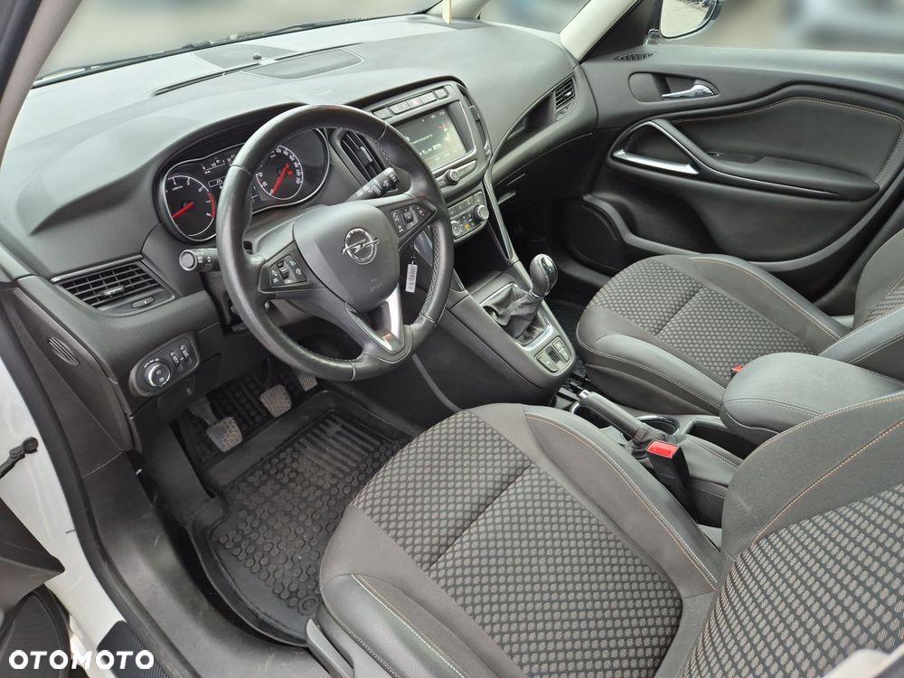 Opel Zafira - 14