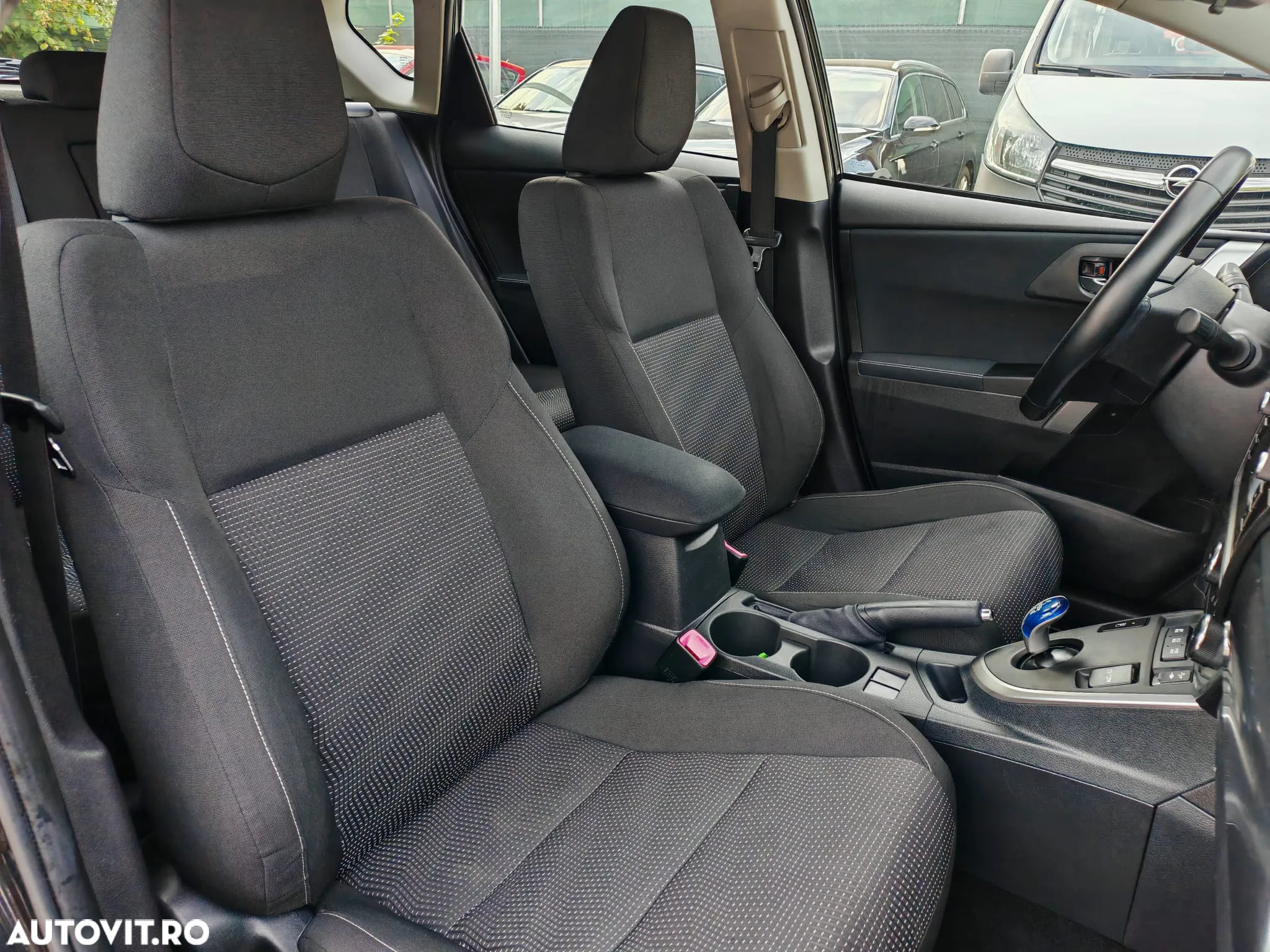 Toyota Auris 1.8 L VVT-i Hybrid Luna - 6