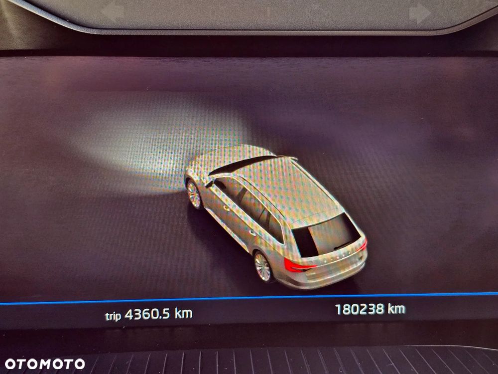 Skoda Superb 2.0 TDI DSG Sportline - 21