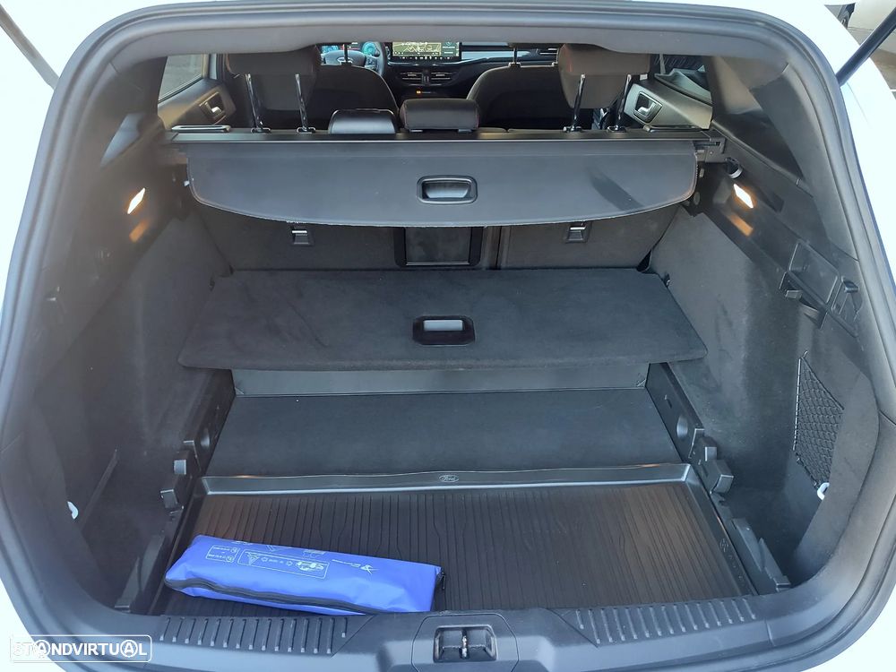 Ford Focus SW 1.0 EcoBoost MHEV ST-Line X Aut. - 39