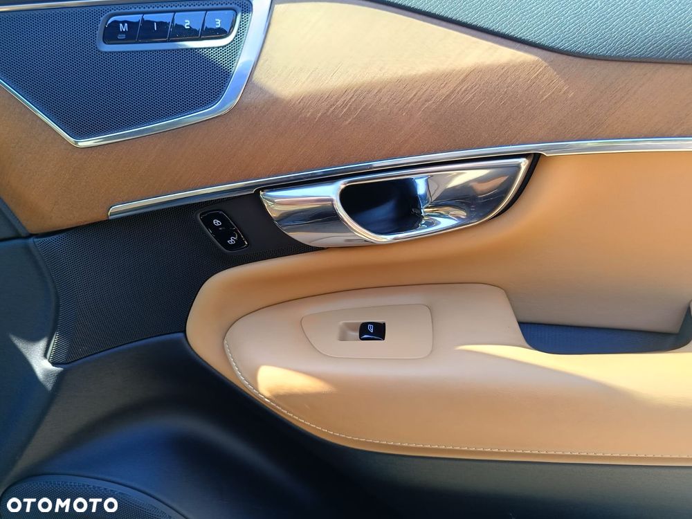 Volvo XC 90 D5 AWD Inscription 7os - 30
