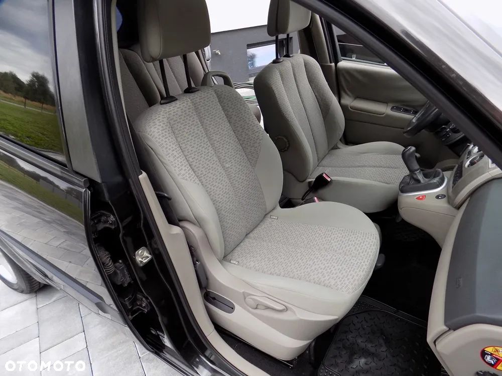 Renault Scenic 1.6 16V Avantage - 34