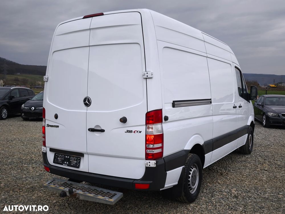 Mercedes-Benz Sprinter - 16