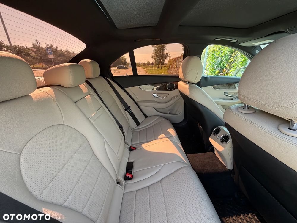 Mercedes-Benz Klasa C 300 9G-TRONIC - 37