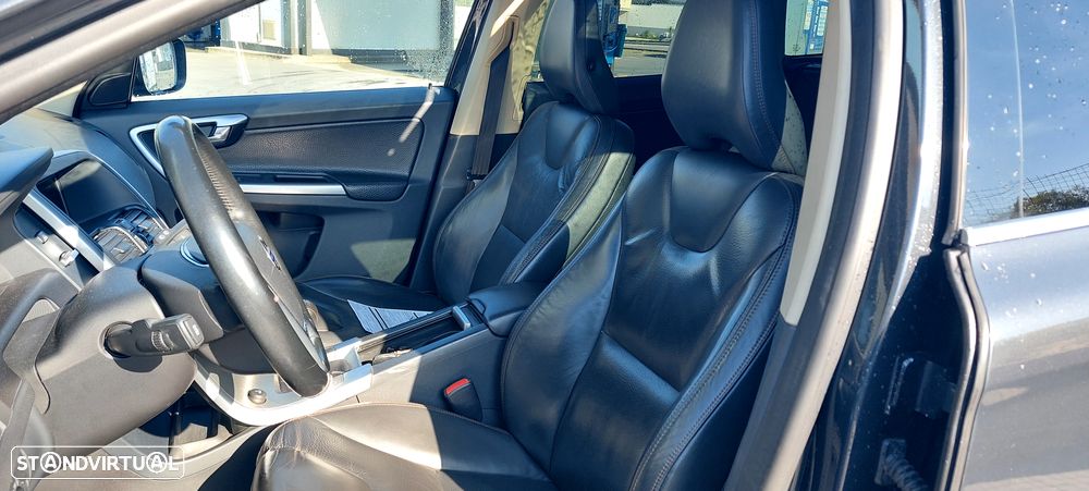 Volvo XC 60 2.4 D Drive Momentum - 4