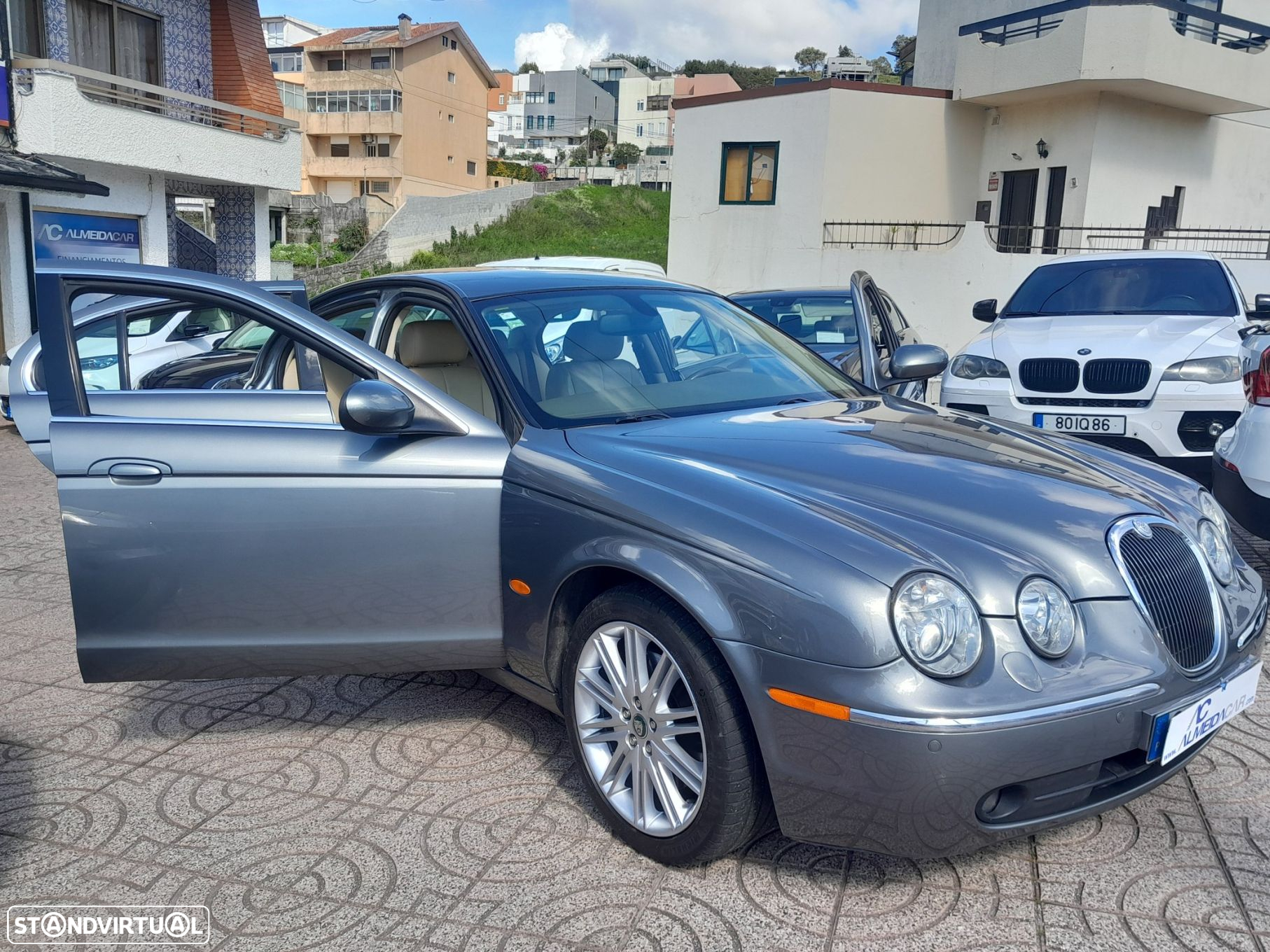 Jaguar S-Type 2.7 D V6 Executive Auto. - 33