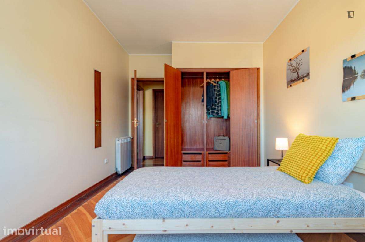 Quarto - localizado em Paranhos Porto - Grande imagem: 3/12