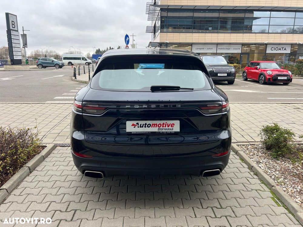 Porsche Cayenne Standard - 4