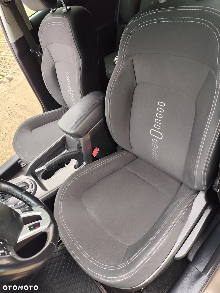 Kia Sportage 2.0 CVVT 2WD Automatik Spirit - 24