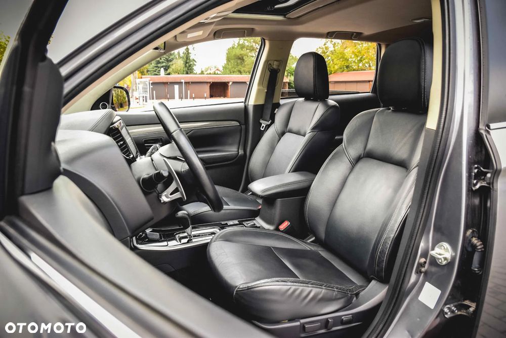 Mitsubishi Outlander 2.0 Intense + Navi 4WD CVT - 12