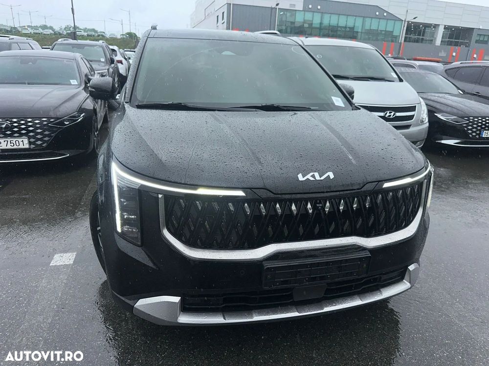 KIA Carnival 2024 — imagine 3